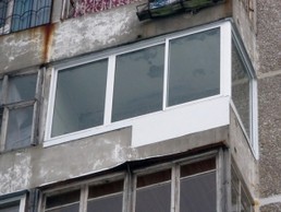Недорогое пластиковое остекление балконов
