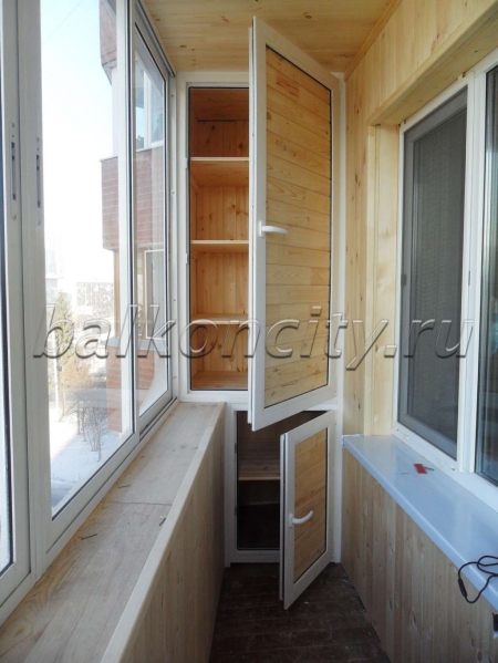 Шкафы и тумбы на балконе и лоджии фото - Балкон-Сити