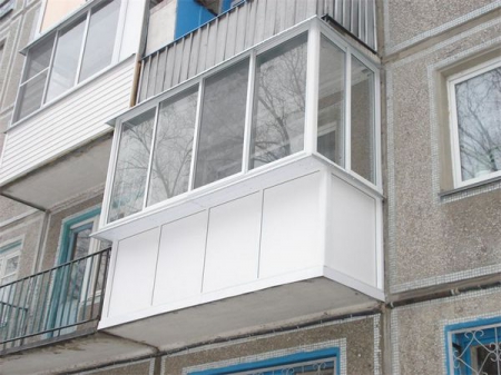 Остекление балкона с выносом с гарантией