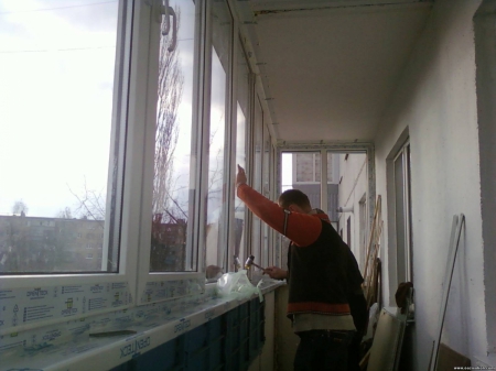 Остекление балкона окнами